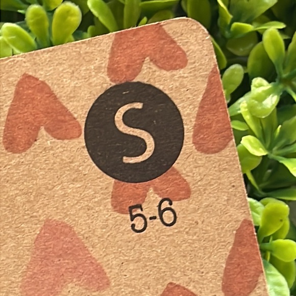 Rae Dunn Slippers Kisses - Picture 6 of 6